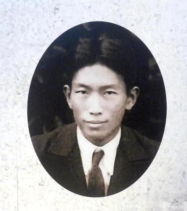 许卓.jpg