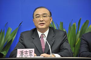 白云区委常委、常务副区长潘志军.jpg