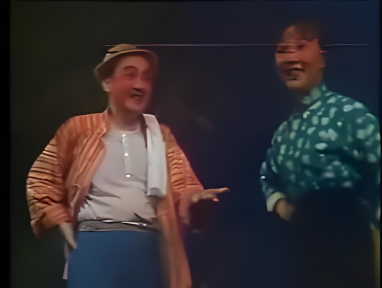 文觉非（左）《打铜锣》剧照.jpg