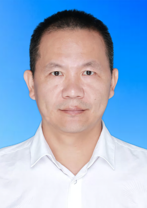 谢万形.png