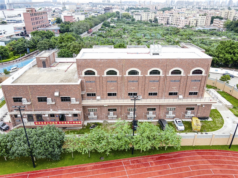 0701p1-6_b.jpg